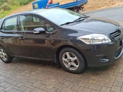 Gebraucht Toyota Auris 99 PS (72 kW) 2013 Schwarz Limousine