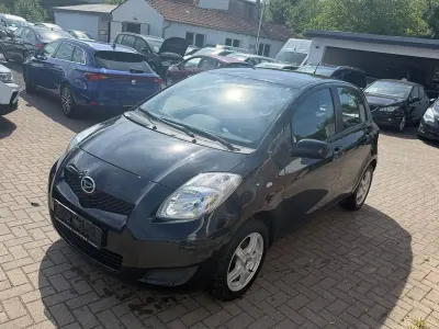 Gebraucht Toyota Yaris Cool 99 PS (72 kW) 2013 Schwarz Kleinwagen