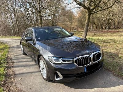 Gebraucht BMW 520 Exclusive 190 PS (139 kW) 2023 Grau Limousine
