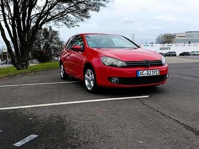 Rot Gebraucht 2009 VW Golf Limousine | 4.400 € (Fairer Preis)