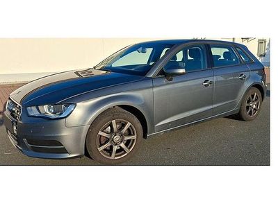 Grau Gebraucht 2014 Audi A3 Attraction Limousine | 8.480 € (Guter Preis)
