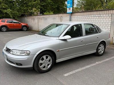 Usata Opel Vectra 101 CV (74 kW) 2002 Argento Berlina
