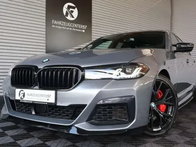 Gebraucht BMW 550 530 PS (389 kW) 2023 Skyscraper grau Limousine