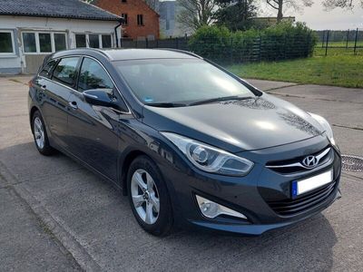 gebraucht Hyundai i40 cw 1.7 CRDi Style 100kW Automatik Style