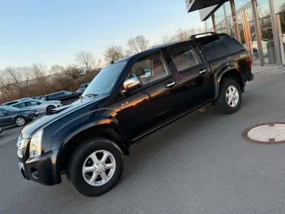 Käytetty Isuzu D-Max 287 HP (211 kW) 2010 Musta Nouto