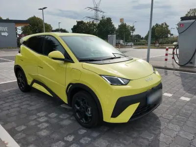 Gebraucht BYD Dolphin Surf Comfort 114 kW (156 PS) 2026 Gelb Kleinwagen