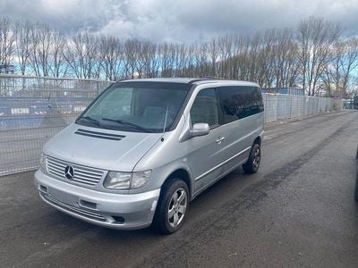 Usata Mercedes V220 122 CV (89 kW) 2000 Argento Monovolume
