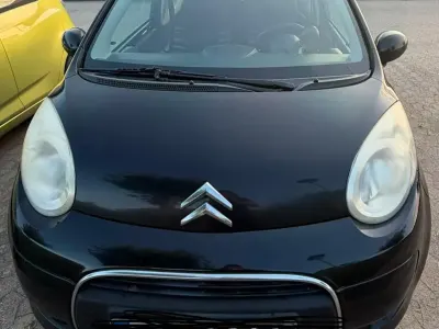 Gebraucht Citroën C1 50 PS (36 kW) 2011 Schwarz Kleinwagen