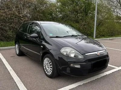 Usata Fiat Punto 80 CV (58 kW) 2011 Nero Utilitaria