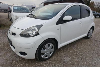 Weiß Gebraucht 2011 Toyota Aygo Cool Kleinwagen | 4.950 € (Teuer)