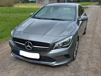 Gebraucht Mercedes CLA180 Shooting Brake Urban 122 PS (89 kW) 2018 Silber Kombi