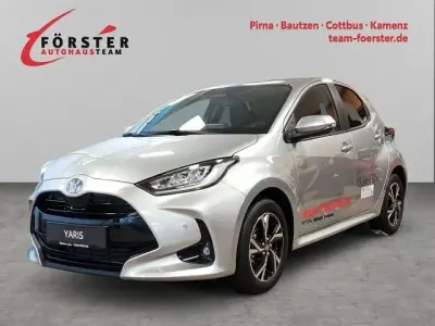 Gebraucht Toyota Yaris Hybrid 116 PS (85 kW) 2026 Silber Limousine