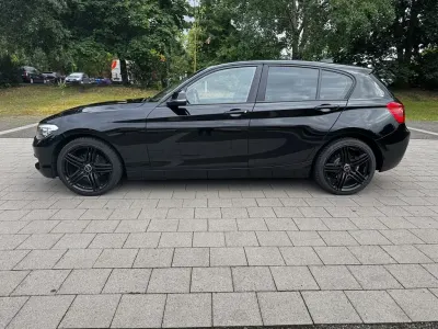 Gebraucht BMW 116 Advantage 109 PS (80 kW) 2016 Schwarz Kleinwagen