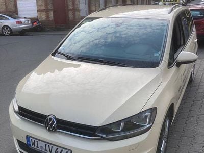 Gebraucht VW Touran 150 PS (110 kW) 2023 Beige Van / Kleinbus