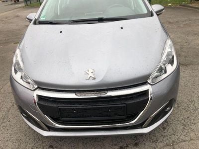 Gebraucht Peugeot 208 Active 83 PS (61 kW) 2019 Grau Kleinwagen