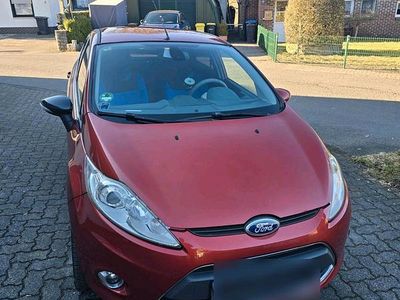 Gebraucht Ford Fiesta 66 PS (48 kW) 2009 Rot Kleinwagen