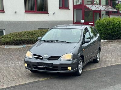 Nissan Almera Tino