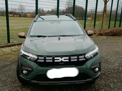 Gebraucht Dacia Jogger Extreme 110 PS (80 kW) 2024 Grün Van / Kleinbus