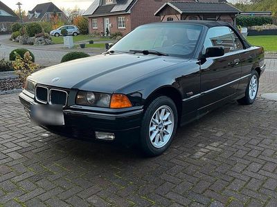Schwarz Gebraucht 1994 BMW 318 Cabriolet Cabrio | 5.200 €