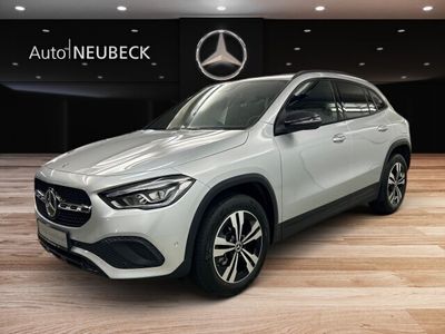 Mercedes GLA220