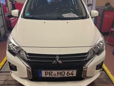 Gebraucht Mitsubishi Space Star Select 71 PS (52 kW) 2022 Weiß Kleinwagen