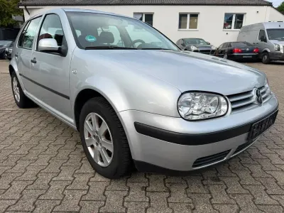 Gebraucht VW Golf IV Comfortline 102 PS (75 kW) 2003 Silber Limousine