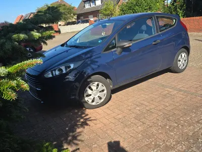 Gebraucht Ford Fiesta 60 PS (44 kW) 2015 Blau Kleinwagen