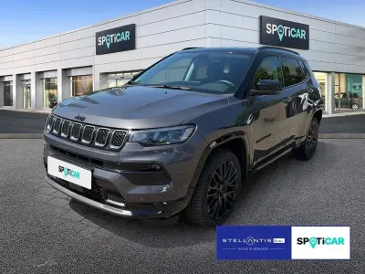 Gebraucht Jeep Compass 131 PS (96 kW) 2024 Grau SUV