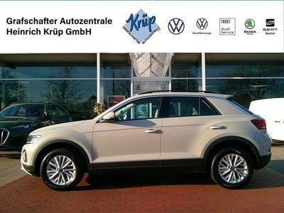 Second-hand VW T-Roc Life 150 CP (110 kW) 2024 Gri SUV