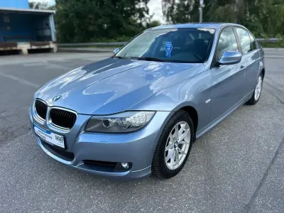 Gebraucht BMW 318 143 PS (105 kW) 2011 Blau Limousine