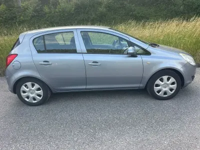 Gebraucht Opel Corsa Edition 90 PS (66 kW) 2009 Silber Kleinwagen