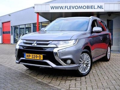 Grau Gebraucht 2015 Mitsubishi Outlander P-HEV Edition SUV | 14.350 € (Fairer Preis)