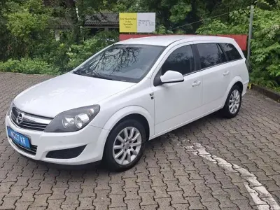 Gebraucht Opel Astra Edition 110 PS (80 kW) 2010 Kombi