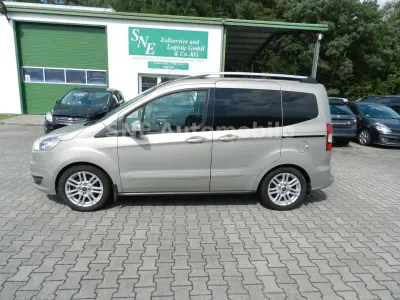 Gebraucht Ford Tourneo Courier Titanium 101 PS (74 kW) 2016 Titangrau metallic Van / Kleinbus