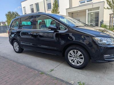Second-hand VW Sharan Highline 140 CP (102 kW) 2011 Negru Monovolum