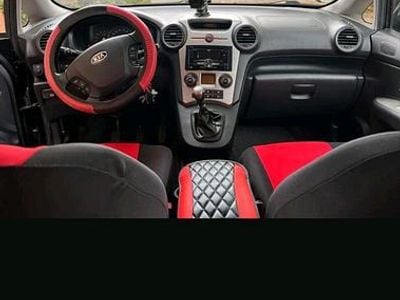 Gebraucht Kia Carens 140 PS (102 kW) 2010 Schwarz Van / Kleinbus