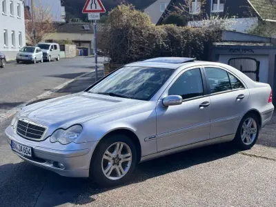 Gebraucht Mercedes C200 Classic 163 PS (119 kW) 2000 Silber Limousine