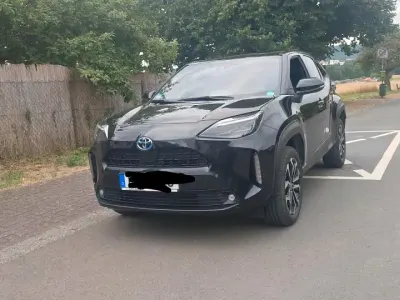 Gebraucht Toyota Yaris Cross 100 PS (73 kW) 2022 Schwarz SUV