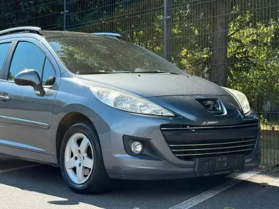 Gebraucht Peugeot 207 Premium 95 PS (69 kW) 2010 Grau Kombi