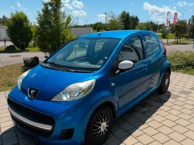 Gebraucht Peugeot 107 Urban Move 68 PS (50 kW) 2011 Blau Kleinwagen