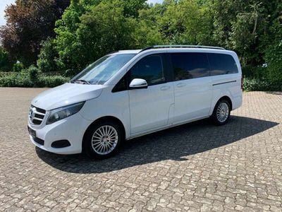 Mercedes V220