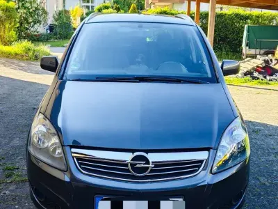 Gebraucht Opel Zafira Design Edition 140 PS (102 kW) 2011 Van / Kleinbus