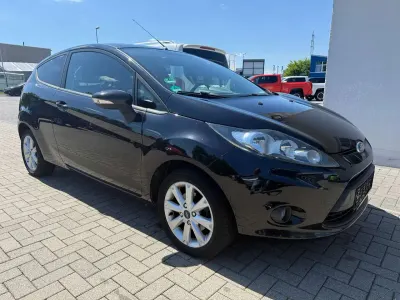 Gebraucht Ford Fiesta Trend 82 PS (60 kW) 2011 Pantherschwarz metallic Kleinwagen
