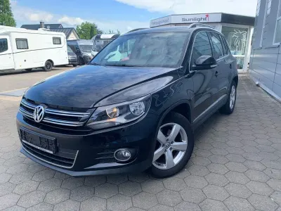 Gebraucht VW Tiguan Sport 125 PS (91 kW) 2016 Deep black perleffekt (metallic) SUV
