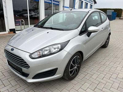 Usata Ford Fiesta Trend 105 CV (77 kW) 2013 Argento Utilitaria