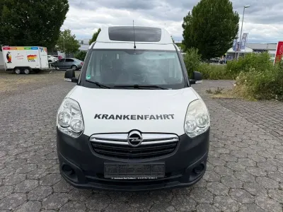 Gebraucht Opel Combo Edition 120 PS (88 kW) 2017 Weiß Van / Kleinbus