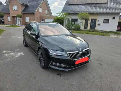 Gebraucht Skoda Superb LAURIN & KLEMENT 272 PS (200 kW) 2019 Schwarz Kombi