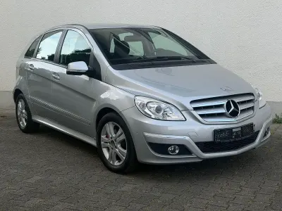 Gebraucht Mercedes B200 140 PS (102 kW) 2009 Silber Van / Kleinbus