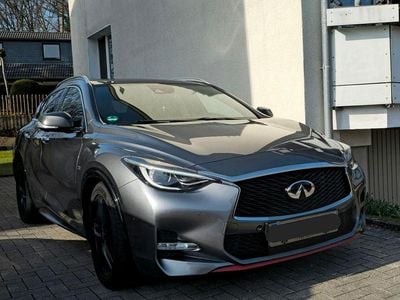 Gebraucht Infiniti Q30 Sport Tech 170 PS (125 kW) 2016 Grau Limousine