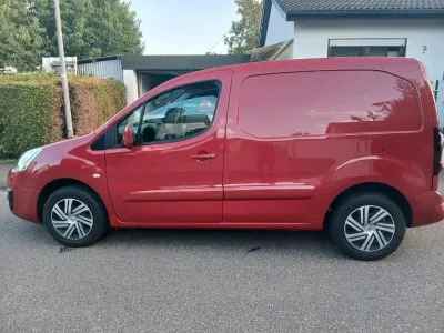 Gebraucht Citroën Berlingo 90 PS (66 kW) 2016 Rot Van / Kleinbus